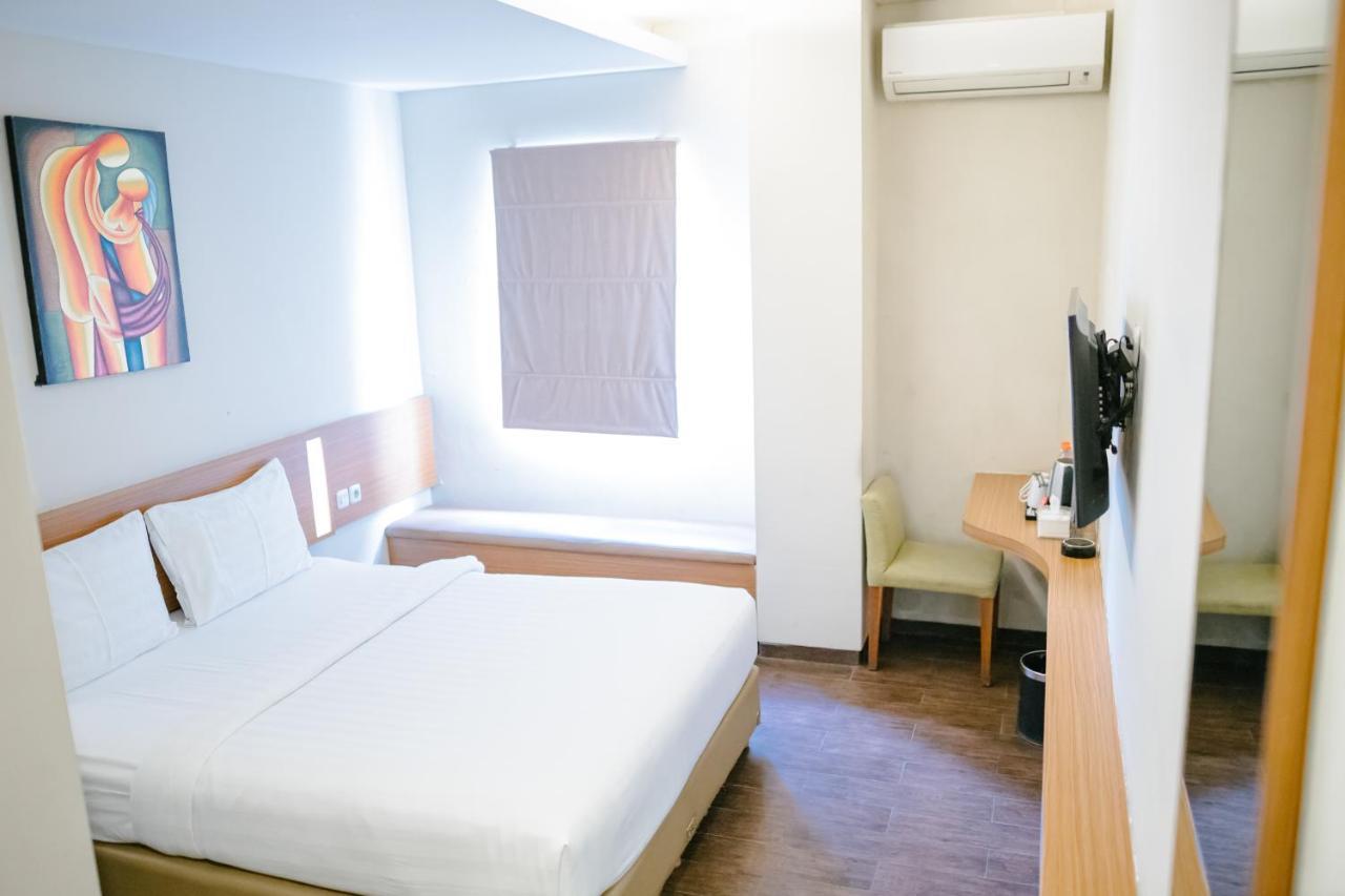 Biz Hotel City Center Ambon Exterior photo